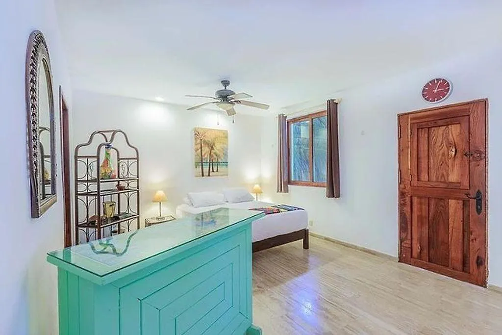 Hébergement de vacances Beautifully Decorated, Modern Villa! Located Close To Downtown Isla Mujeres!!!
