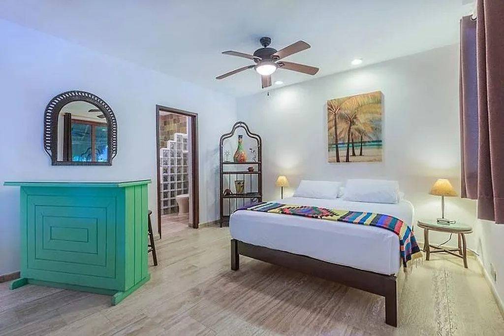 Beautifully Decorated, Modern Villa! Located Close To Downtown Isla Mujeres!!!